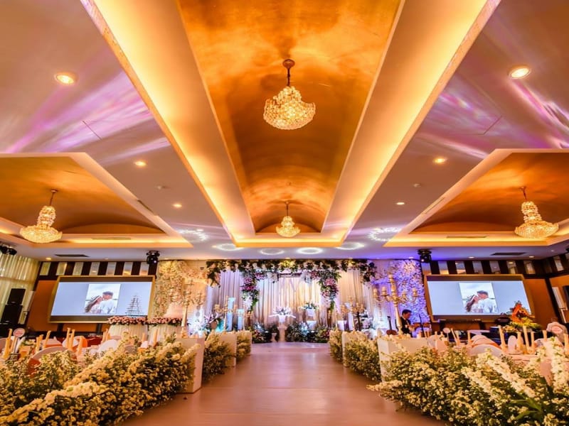 Tiệc Cưới Sang Trọng Huế
